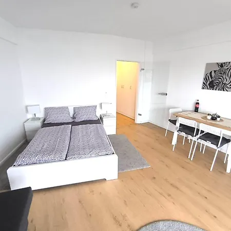 Apartment Penthouse Im 20 Stock *
